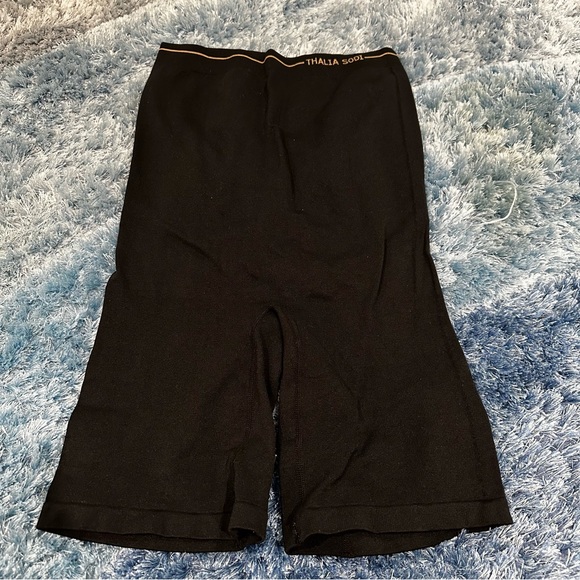 THALIA SODI spanx! - Picture 5 of 6